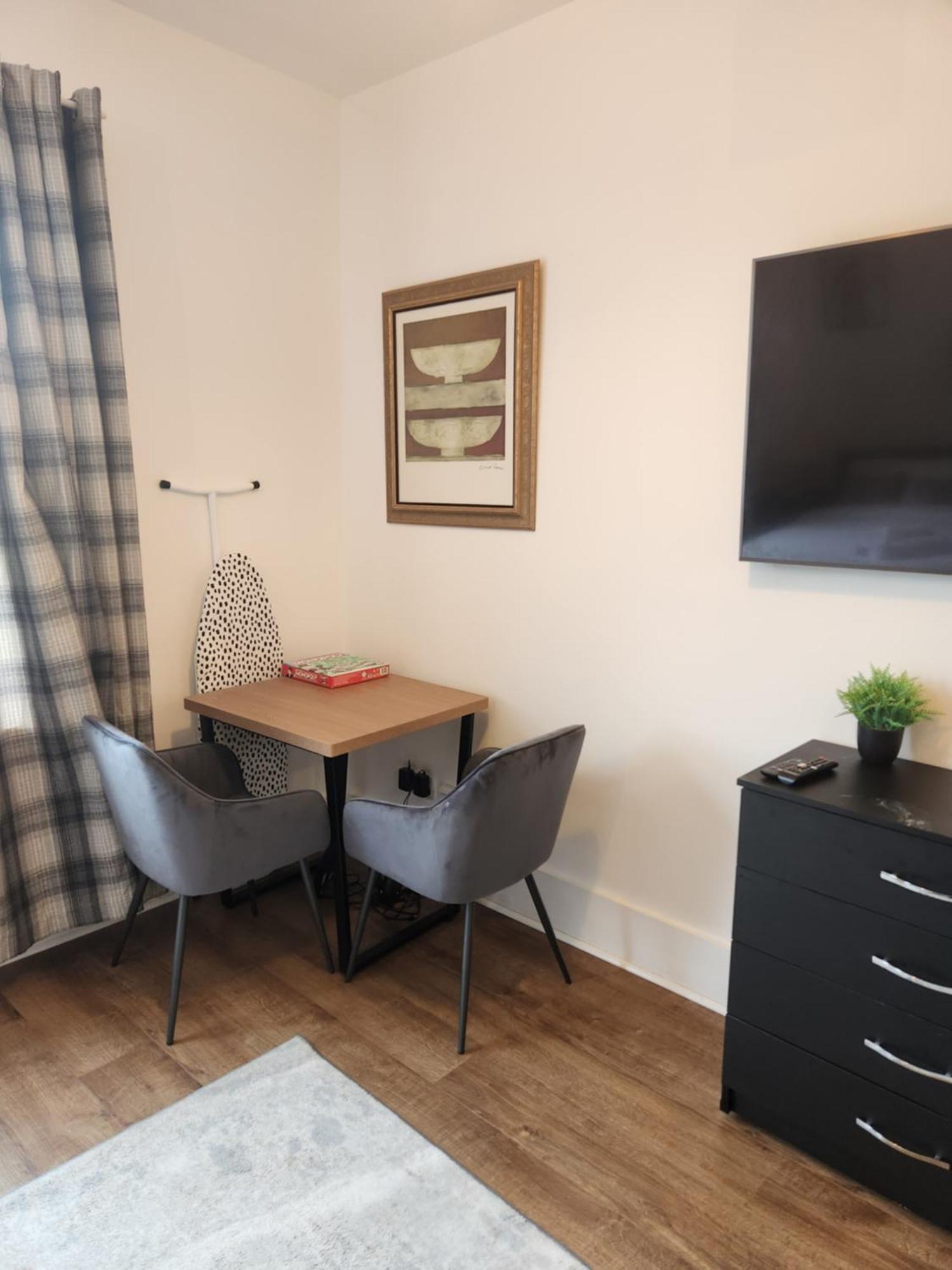 Immaculate 1-Bedroom In Greenhithe Exterior photo